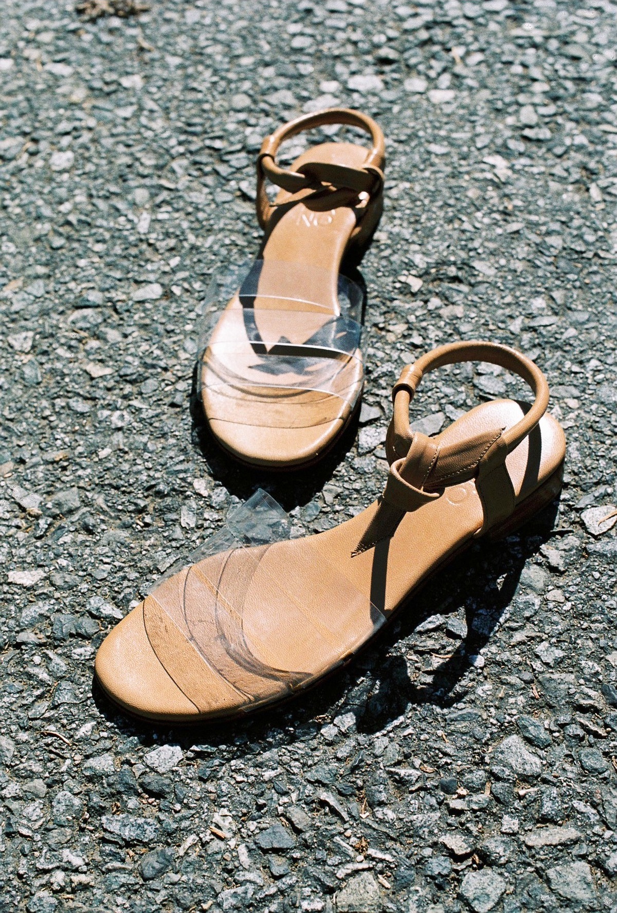 Martiniano Cristal Sandal - tostado | Garmentory