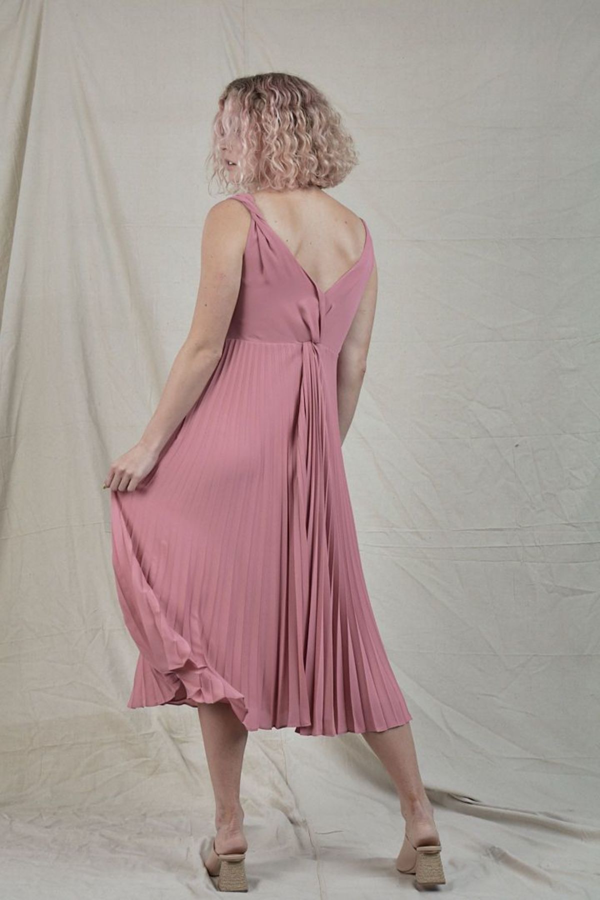 vince twist front pleated midi dress VINCE Pink Twist Front Pleated Long Skirt Sleeveless Elegant midi vneck dress 12