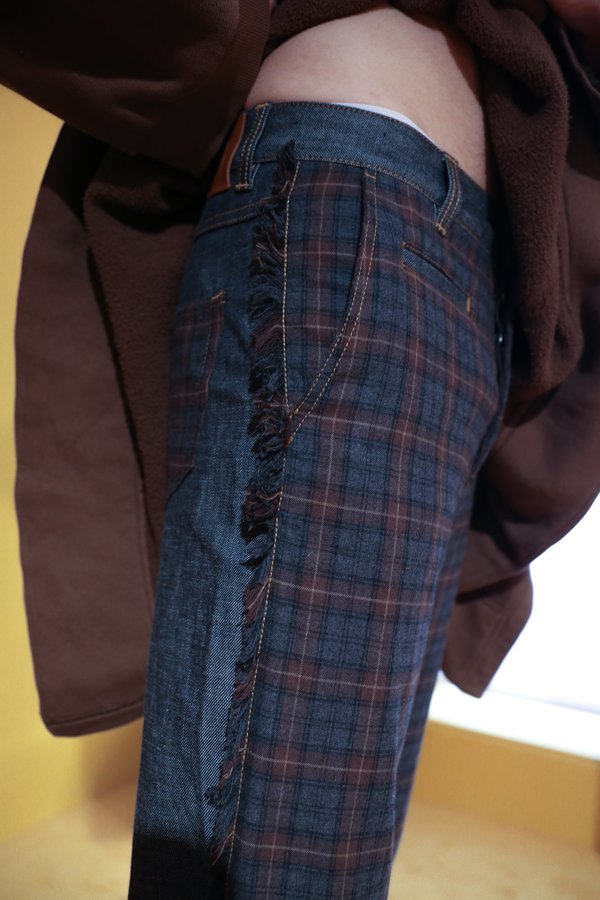 LOEWE ロエベ FISHERMAN CHECK PATCH JEAN フィッシャーマン チェック パッチ ジーンズ デニムパンツ インディゴ/ブラウン H2292430IB LOEWE Patch Fisherman Jeans - Check | Garmentory