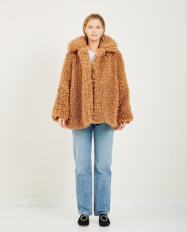 NEUL LAMBY FAUX FUR HALF COAT - TAN 