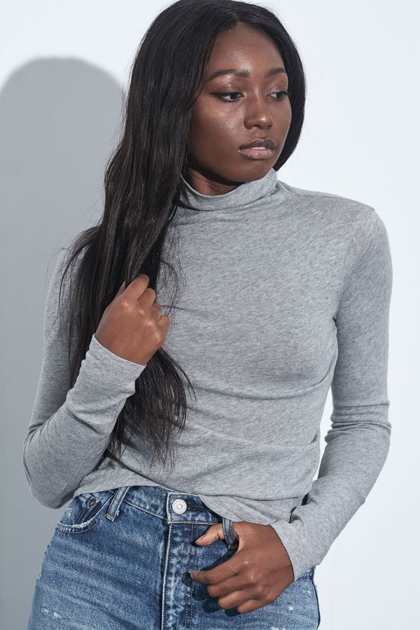 VINCE Essential Long Sleeve Turtleneck 