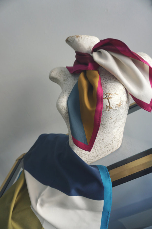 MOISMONT SMALL SILK SCARF MOISMONT SMALL SILK SCARF