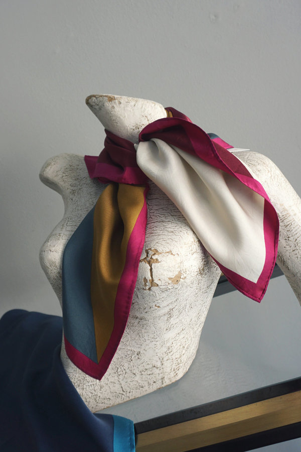 MOISMONT SMALL SILK SCARF MOISMONT SMALL SILK SCARF