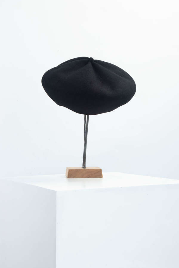 Mature Ha BERET TOP GATHER BIG - BLACK | Garmentory Mature Ha BERET TOP GATHER BIG - BLACK | Garmentory
