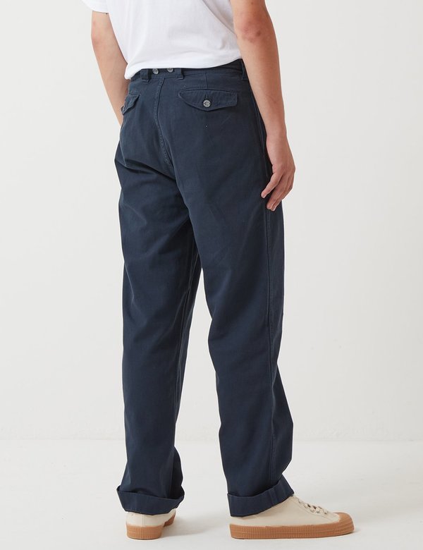 は*ー様 Nigel Cabourn ネイビー チノパン 32 Nigel Cabourn Pleated Chino Trousers - Black Navy | Garmentory
