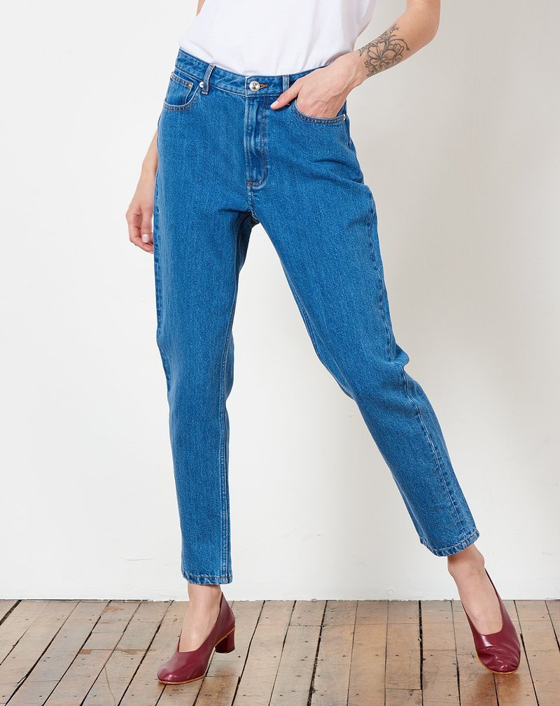 ■美品■A.P.C. アーペーセー ≪JEAN GLORIA INDIGO DELAVE≫ デニムパンツ ジーンズ セミフレアパンツ レディース サイズ28 コットン ボタンフライ インディゴ ネイビー ブランド古着 【中古】20240305/GP4434 セミフレアデニムパンツ（デニムパンツ）｜Chez toi（シェトワ