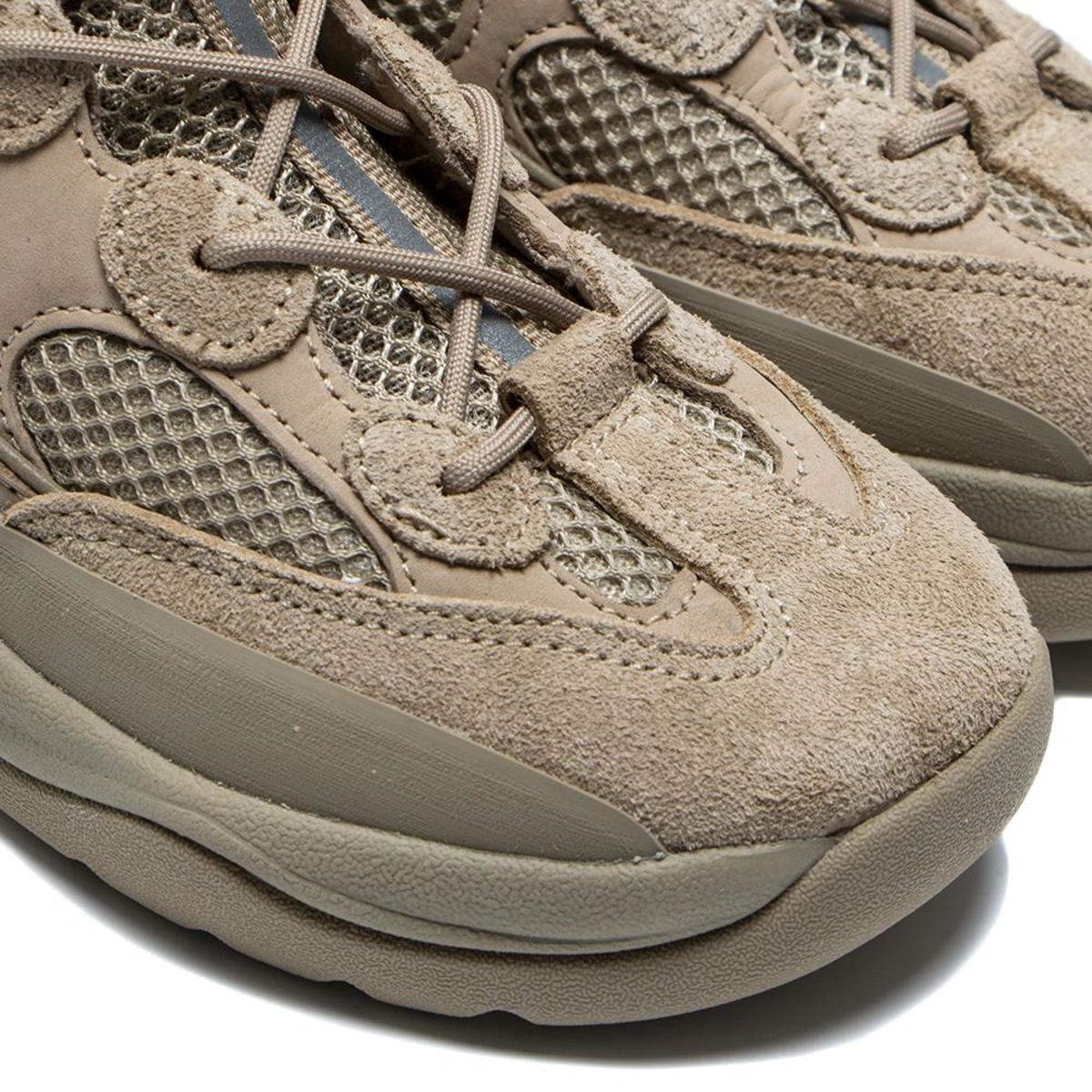 yeezy desert boot youth