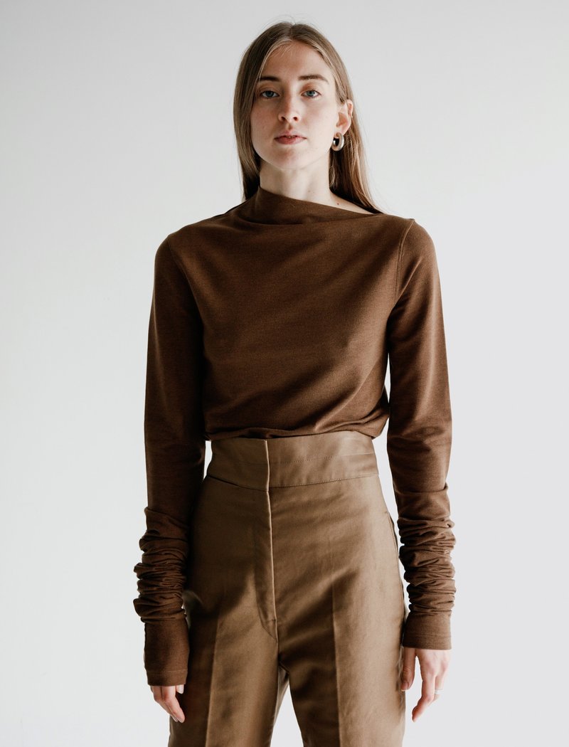 美品 LEMAIRE 19AW SUPER LONG SLEEVES カットソー Lemaire Super Long Sleeves Jersey - Dark Earth | Garmentory