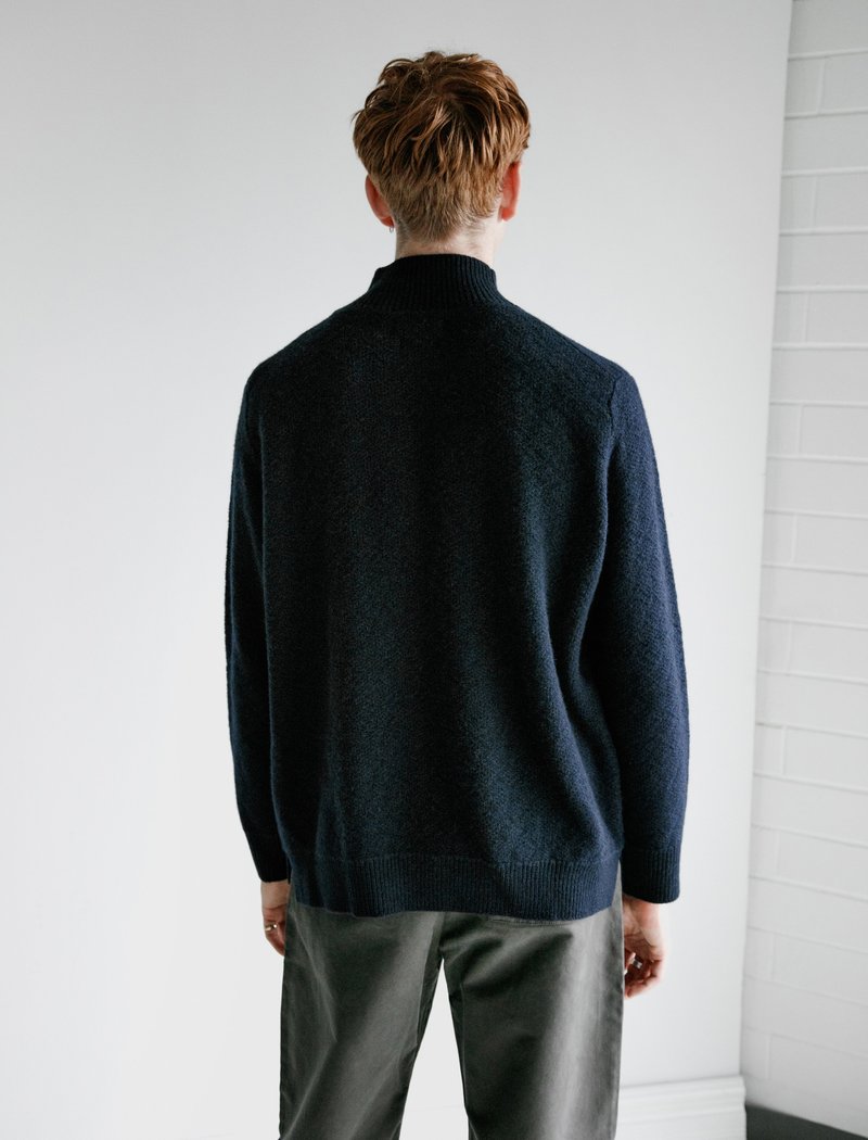【CASEY CASEY】WOOL KNIT Casey Casey Hand Knit Wool Pullover - Navy | Garmentory