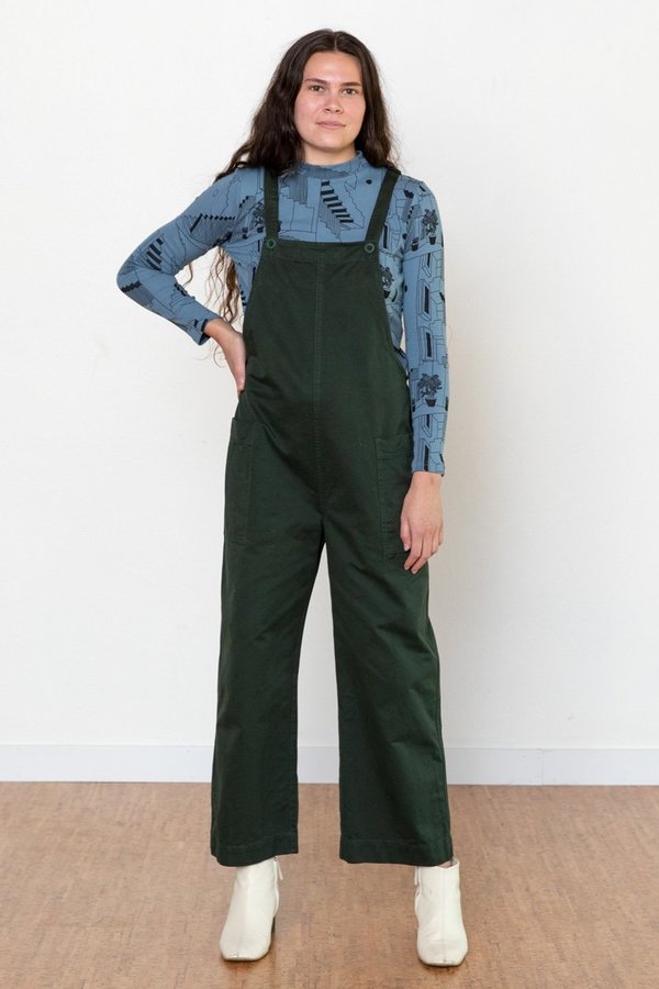 ali golden overall jumper