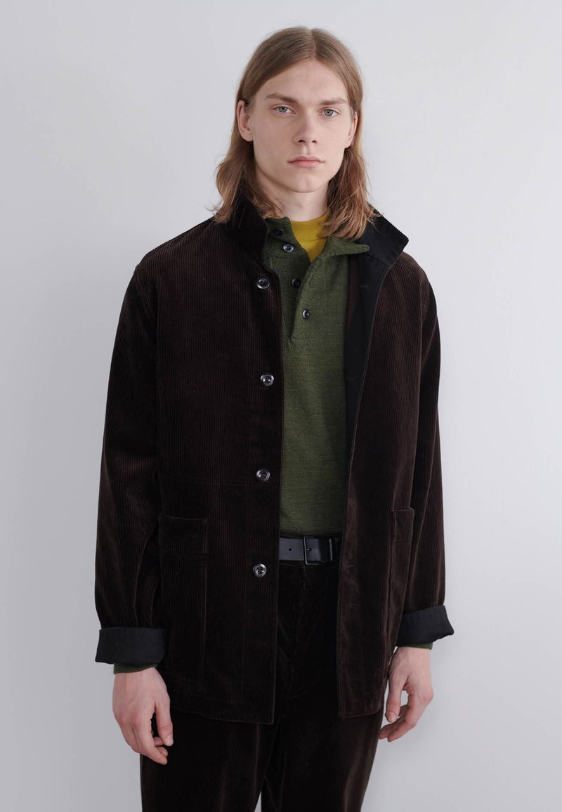 MARGARET HOWELL ダークグリーン コーデュロイスタンドカラー M CORDUROY | MARGARET HOWELL