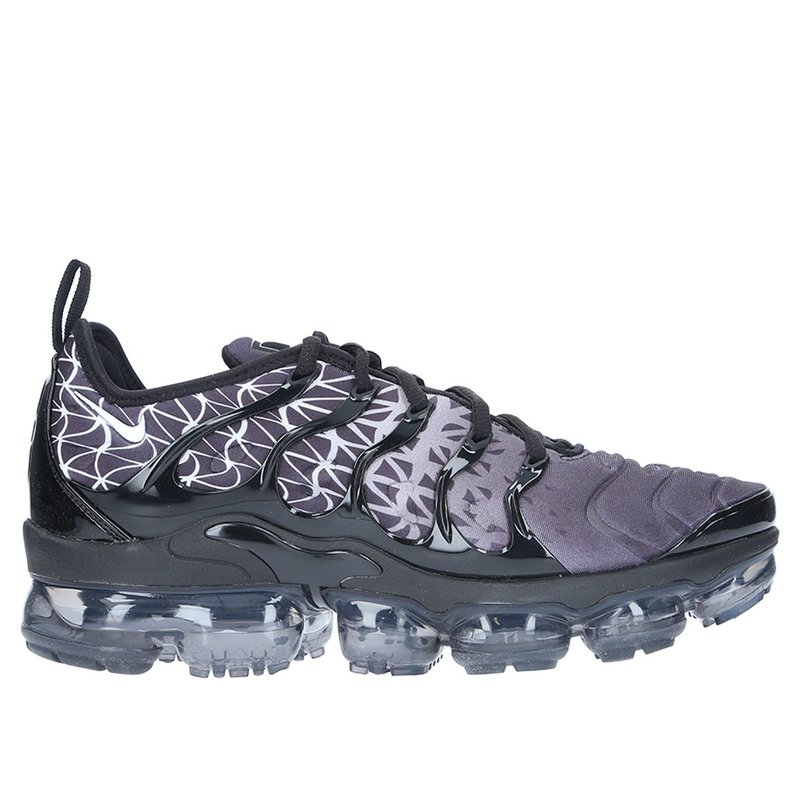 Nike Air VaporMax Plus Sneaker - Black/White | Garmentory