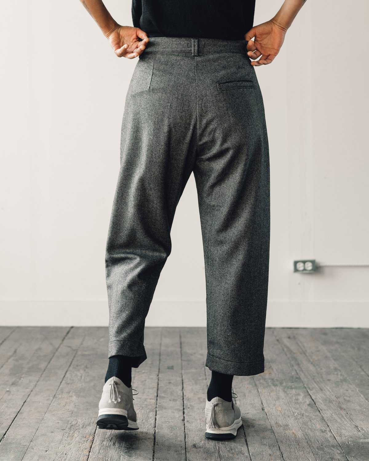 evan kinori 黒 pant 32 single pleat wool Single Pleat Pant - Fox Worsted Wool Puppytooth, Brown