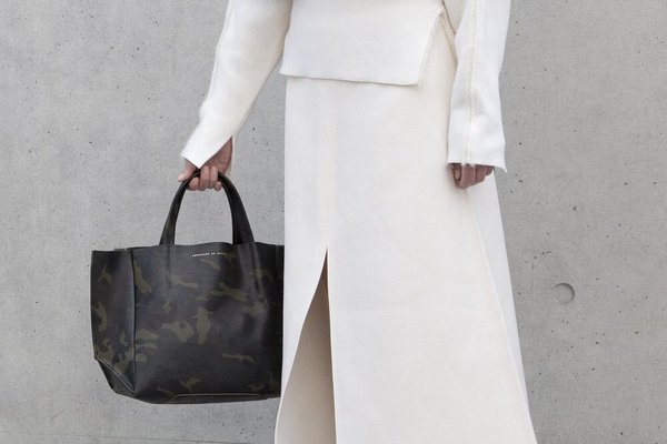 Ampersand As Apostrophe Half Tote Green Camo