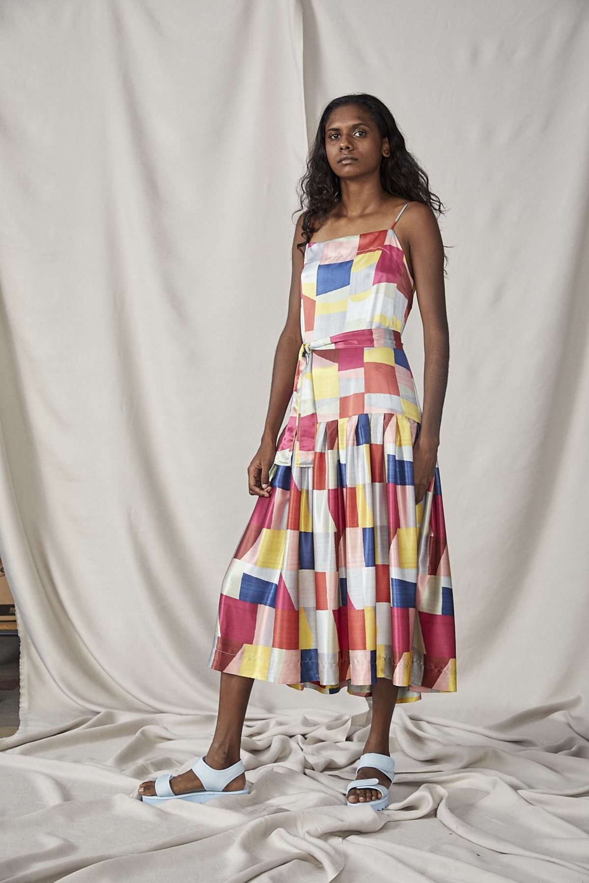 Lois Hazel Fold Drop Dress - Colourblock - Image 1 of 6