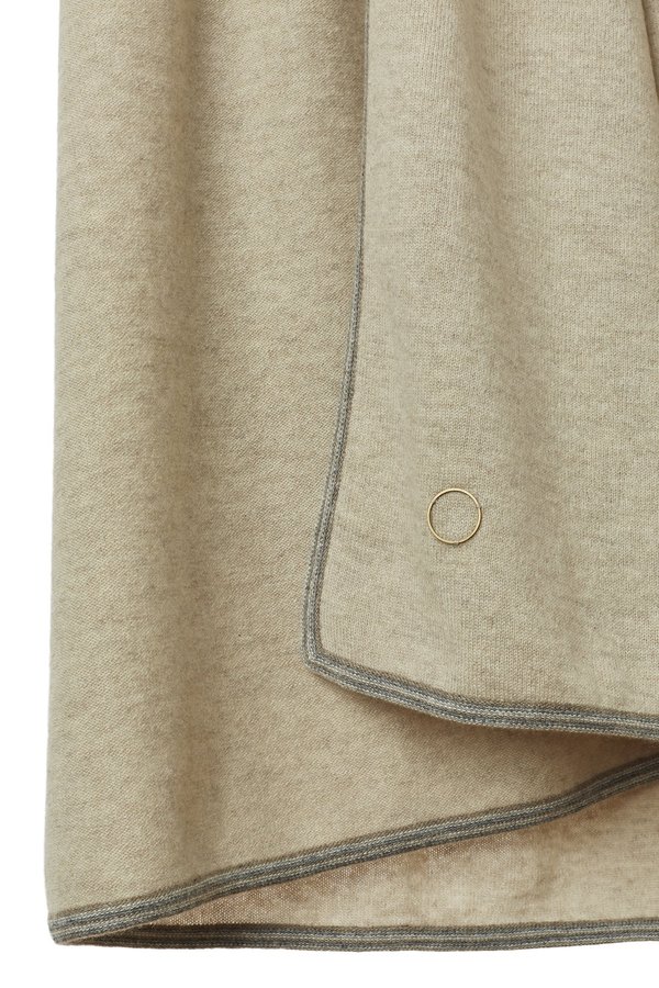 Oyuna Toscani Versatile Framed Cashmere Throw - Beige Oyuna Toscani Versatile Framed Cashmere Throw - Beige
