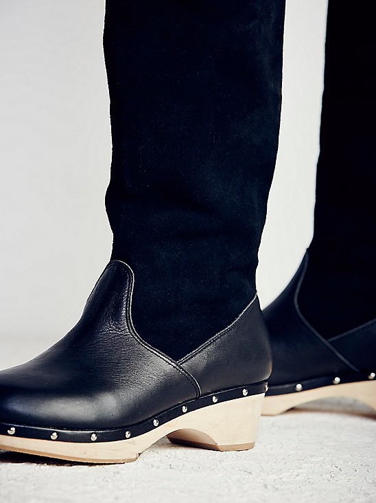 Intentionally Blank TALL clog boot in black leather and suede Intentionally Blank TALL clog boot in black leather and suede
