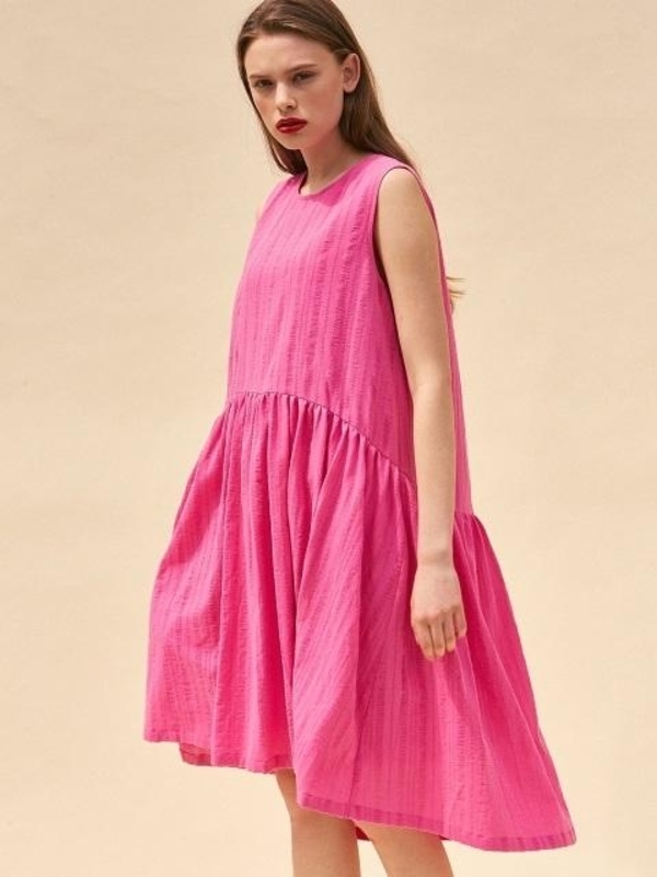 THE SUIN Easy Fit Sleeveless Dress - Hot Pink THE SUIN Easy Fit Sleeveless Dress - Hot Pink