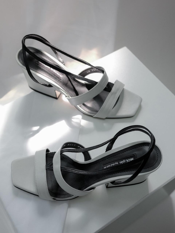 MOL:pin Strap Blue Keyhole Sandal MOL:pin Strap Blue Keyhole Sandal