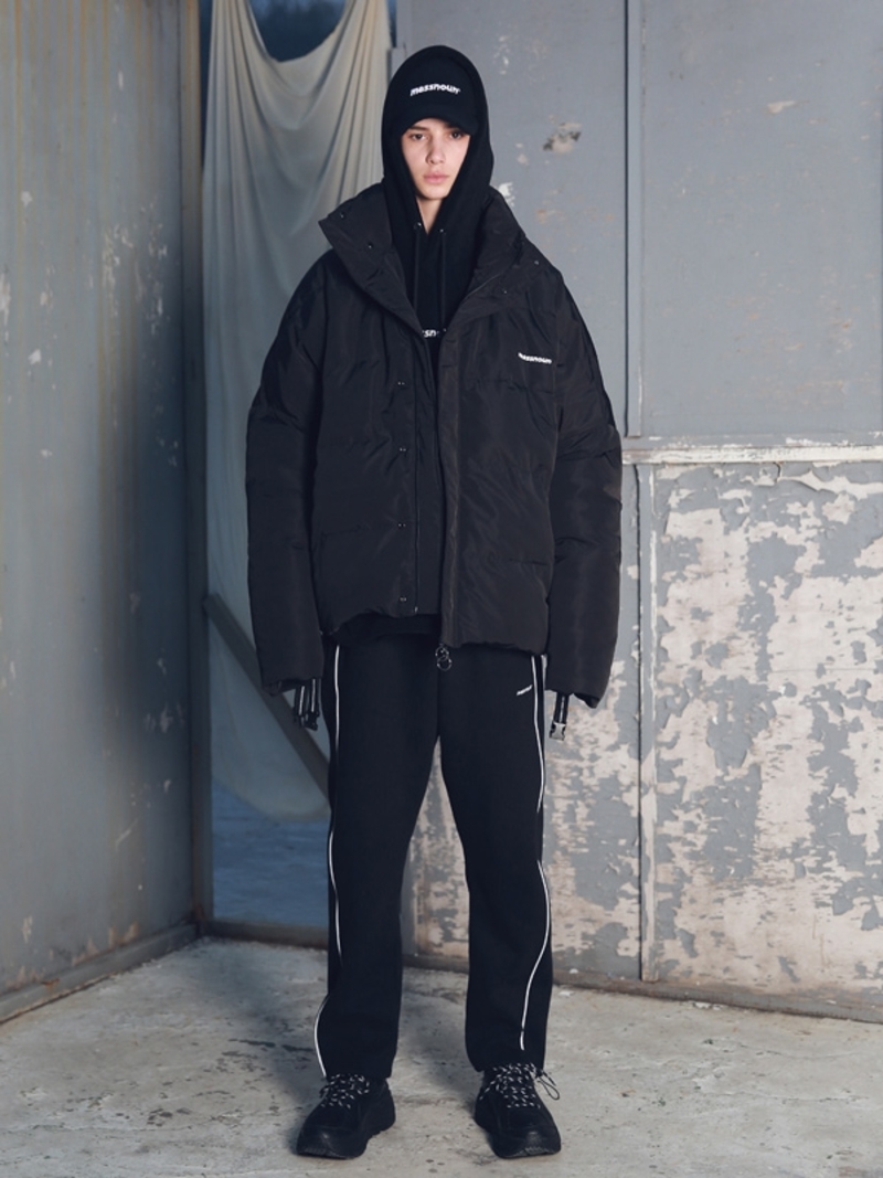 【massnoun】(70%)SL LOGO TECH LOOP JACKET MASSNOUN Sl Logo Reflective Oversized Padding Jumper - Black