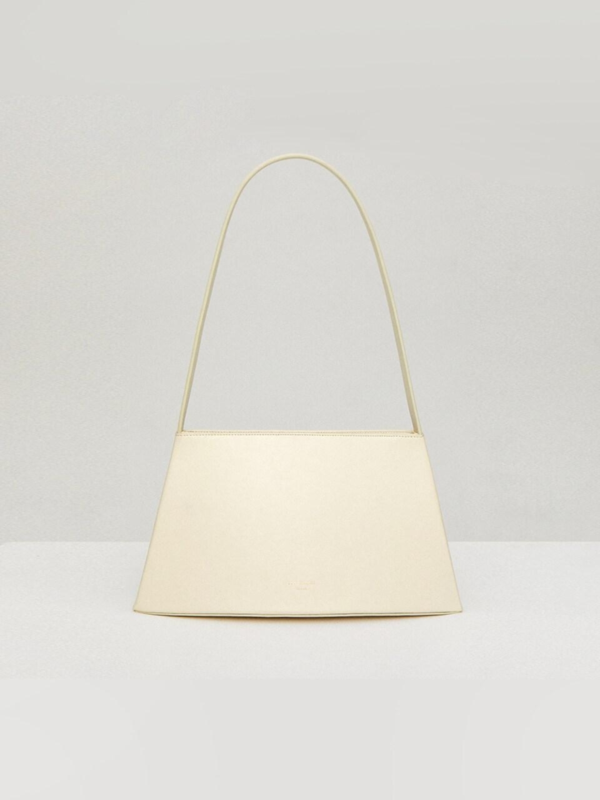 [LOW CLASSIC] / ☆ 24SS CURVE BAG / BEIGE Low Classic New Curve Shoulder Bag In Beige - 43% Off