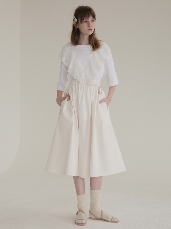 Soonsu Shine Flower Skirt - White Soonsu Shine Flower Skirt - White