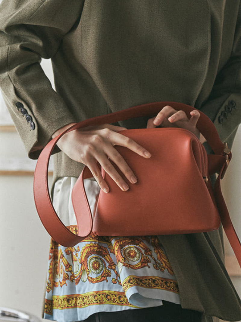 バッグ OSOI// MINI BROT wine red Osoi Mini Brot Bag - Red | Garmentory