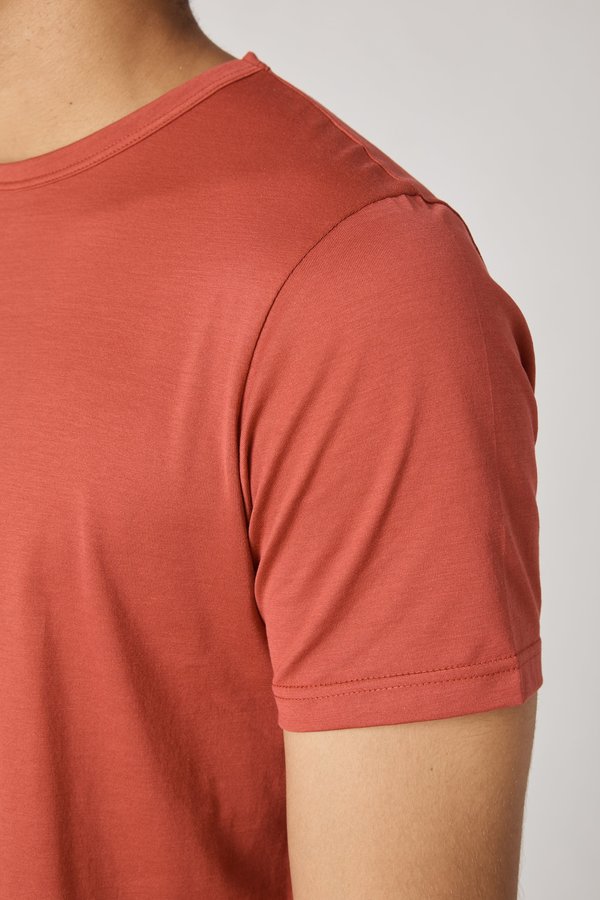 Sunspel Short Sleeve Crew Neck T-Shirt - Scarlet Sunspel Short Sleeve Crew Neck T-Shirt - Scarlet