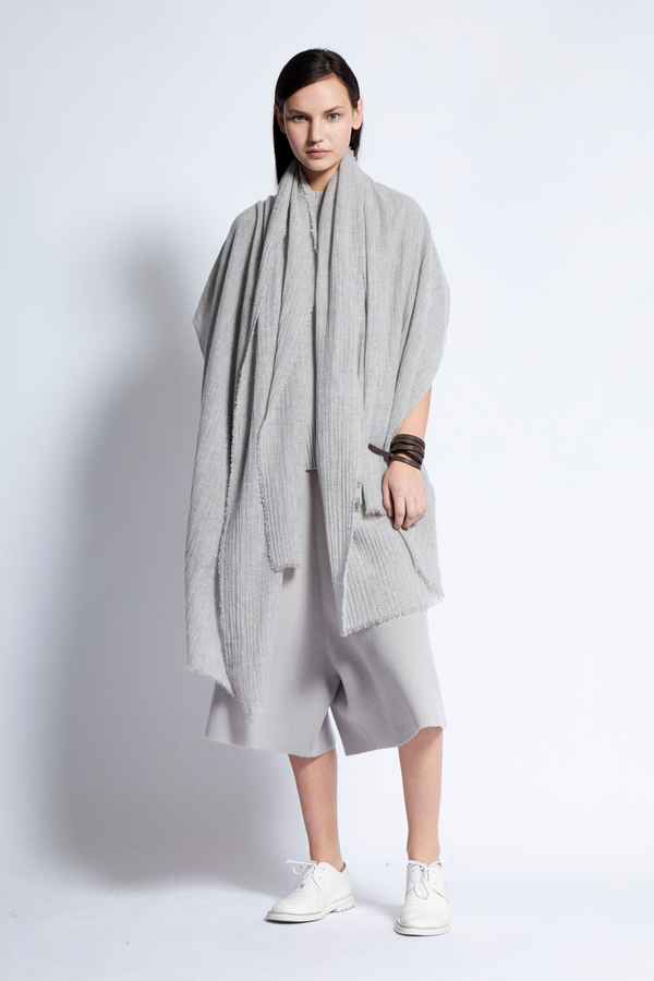 Oyuna Esra Finely Woven Light Cashmere Travel Throw - Grey Mist Oyuna Esra Finely Woven Light Cashmere Travel Throw - Grey Mist