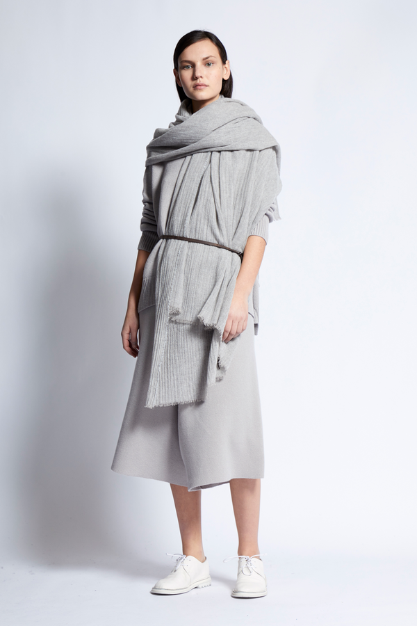 Oyuna Esra Finely Woven Light Cashmere Travel Throw - Grey Mist Oyuna Esra Finely Woven Light Cashmere Travel Throw - Grey Mist