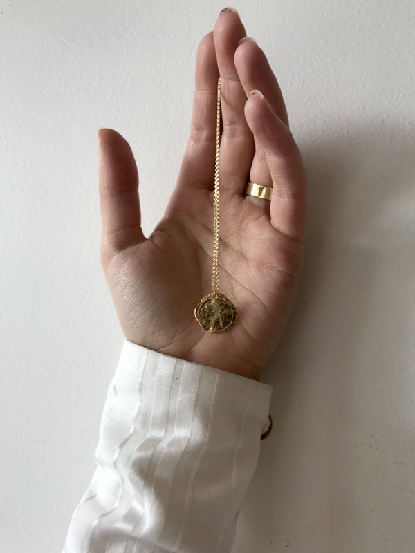 BEFORE MARCH Kate medal necklace - gold BEFORE MARCH Kate medal necklace - gold