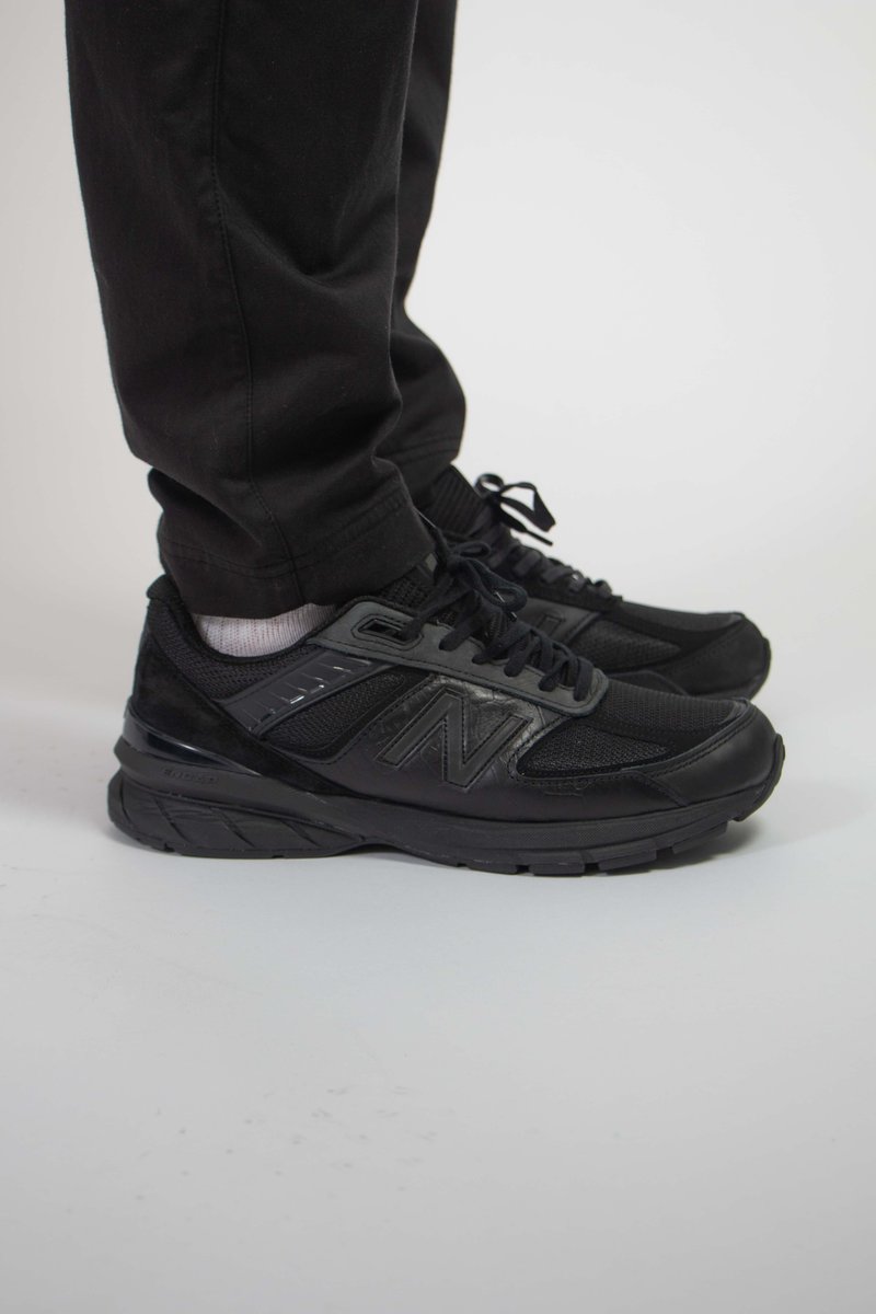 Balance Men's New Balance 990v5 Noir New Balance EG 990v5