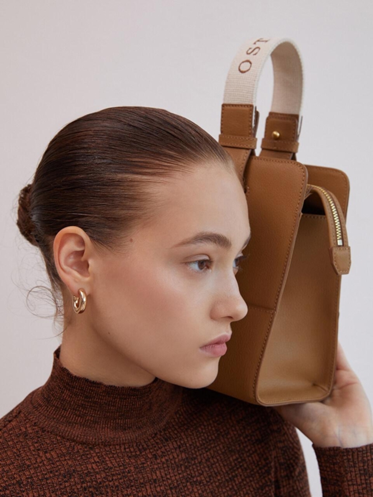 OSTKAKA|^|Rika Square Bag Brown | Garmentory