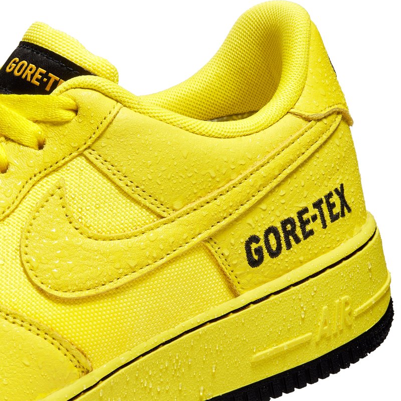 日本未入荷!★[NIKE]★AIR FORCE 1 GORE-TEX(YELLOW/BLACK)★ Nike AIR FORCE 1 GORE-TEX SNEAKER - DYNAMIC YELLOW/BLACK