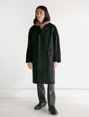 Auralee Wool Silk Melton Soutien Collar Coat - Black/Navy | Garmentory