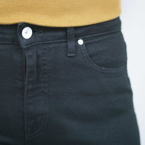 Father's Daughter LA Ally High Rise Tapered Crop Jean - Black Father's Daughter LA Ally High Rise Tapered Crop Jean - Black