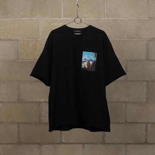 JohnUNDERCOVER Chest Graphic Big T-Shirt - Black | Garmentory
