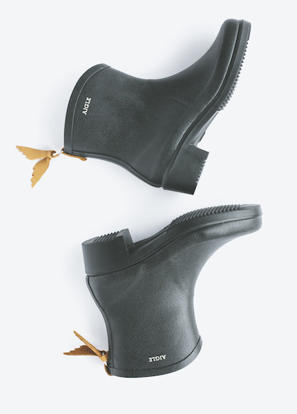 Aigle - Miss Juliette Bottillon in Noir Aigle - Miss Juliette Bottillon in Noir