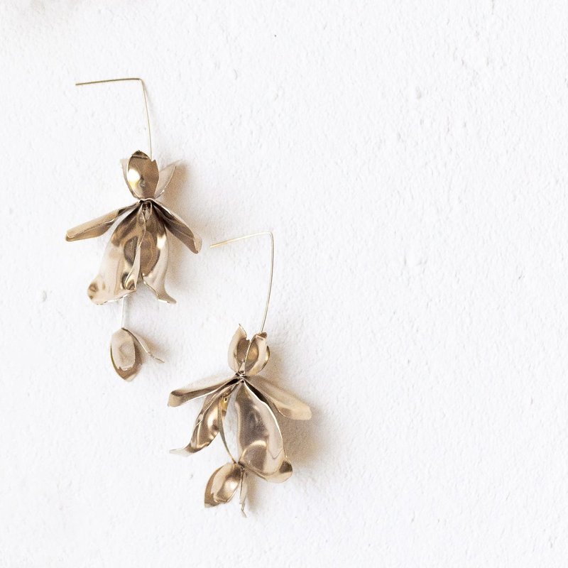 A. B. Ellie Magnolia Stem Drop | Garmentory