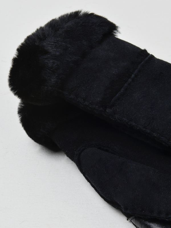 UGG SEAMED TECH GLOVE - BLACK UGG SEAMED TECH GLOVE - BLACK
