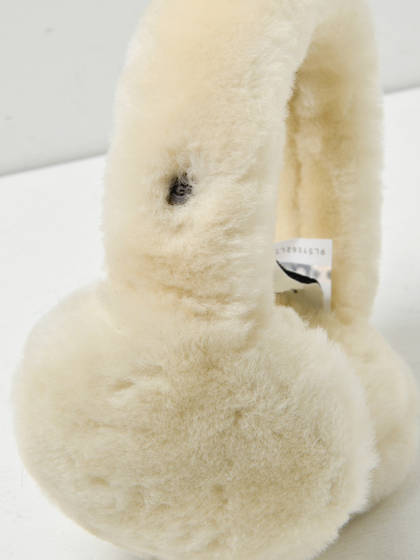 UGG EXPOSED SHEEPSKIN TECH EARMUFF - CHESTNUT UGG EXPOSED SHEEPSKIN TECH EARMUFF - CHESTNUT