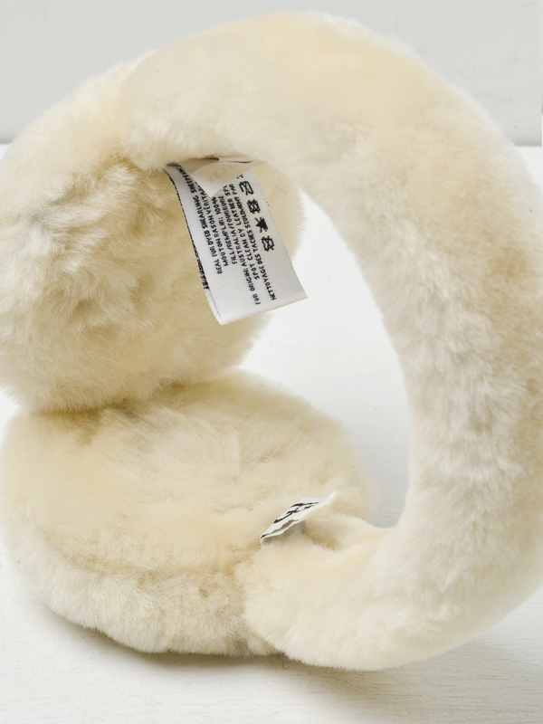 UGG EXPOSED SHEEPSKIN TECH EARMUFF - CHESTNUT UGG EXPOSED SHEEPSKIN TECH EARMUFF - CHESTNUT