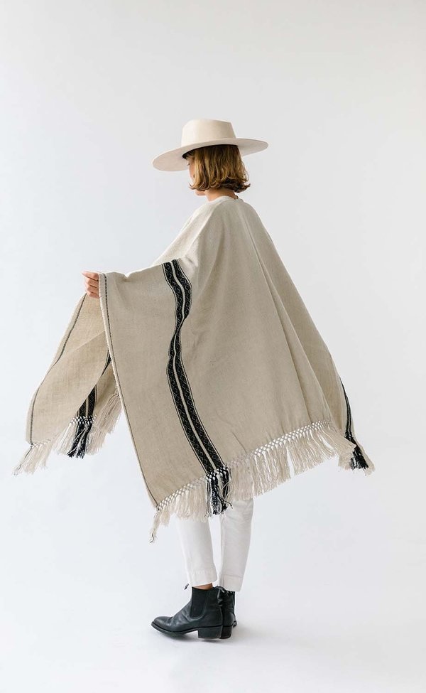 Pampa poncho - Black/white Pampa poncho - Black/white