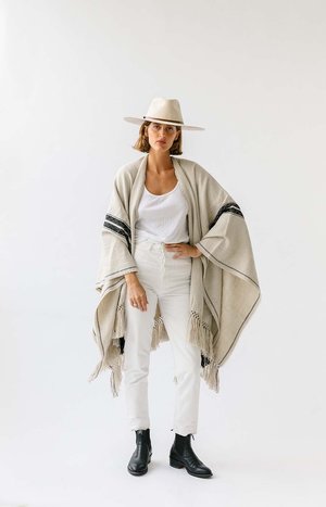 Pampa poncho - Black/white Pampa poncho - Black/white