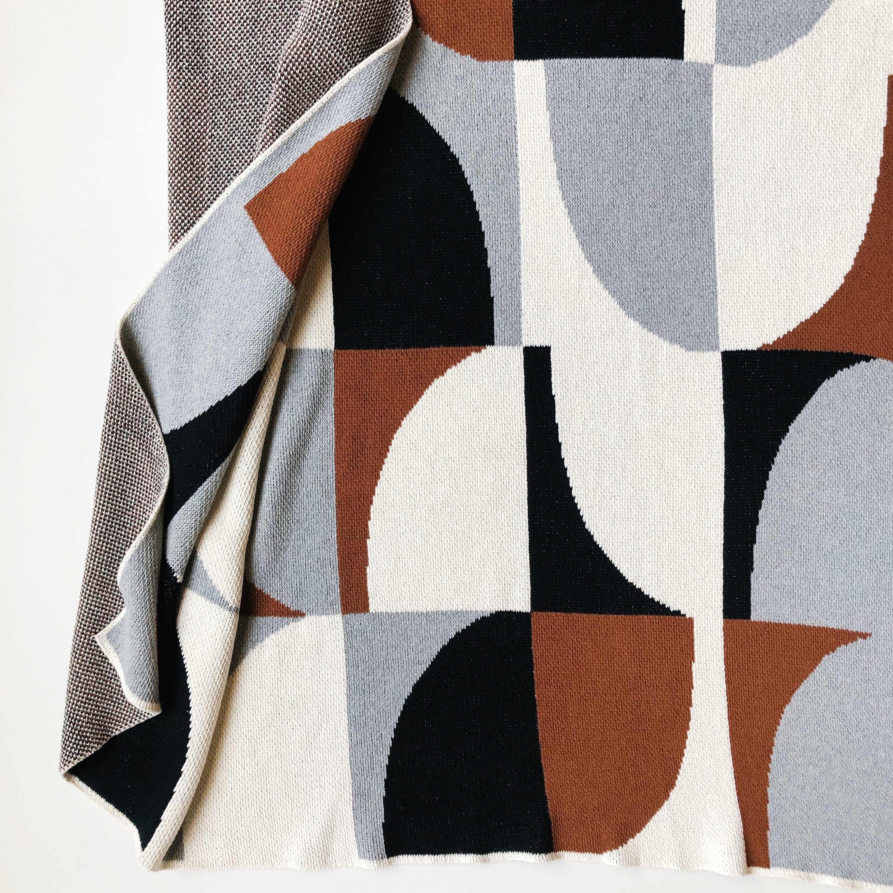 Happy Habitat Quarter Circles Cotton Throw Blanket Black/Cinnamon Garmentory