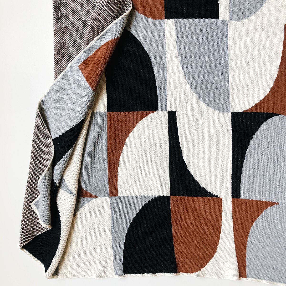 Happy Habitat Quarter Circles Cotton Throw Blanket Black/Cinnamon