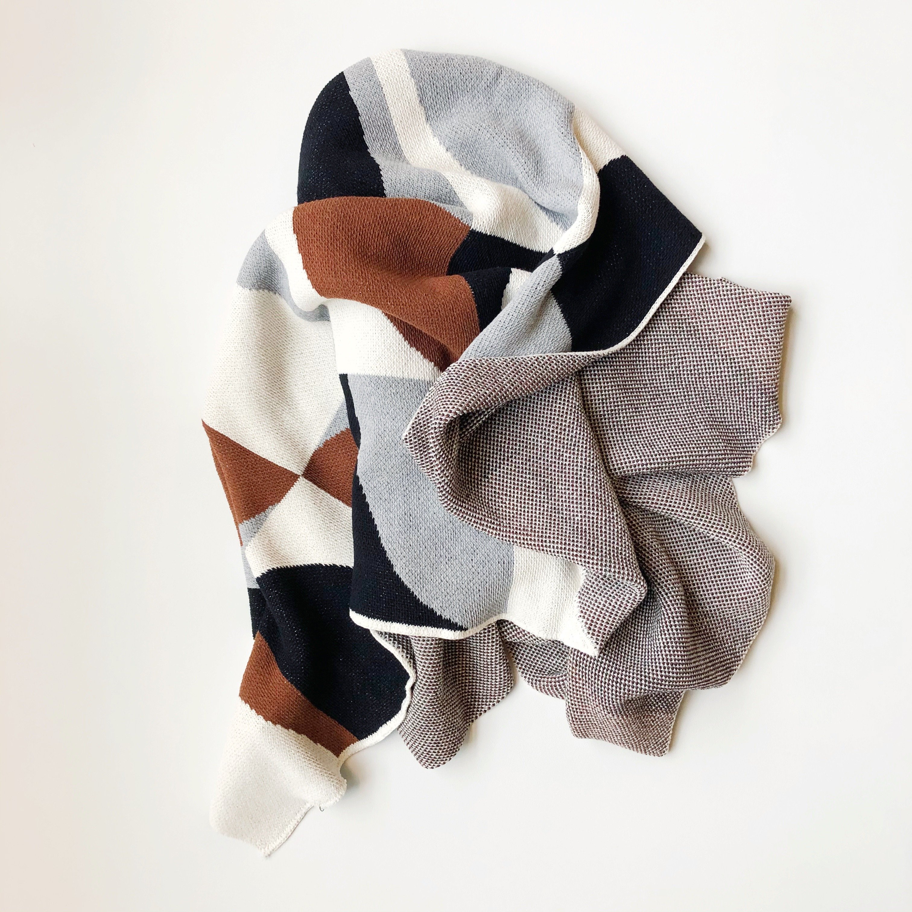 Happy Habitat Quarter Circles Cotton Throw Blanket Black/Cinnamon