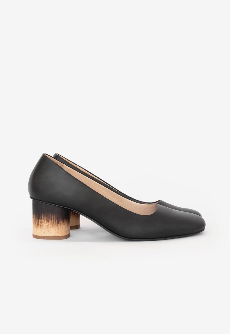 Sydney Brown Lava Low Pump