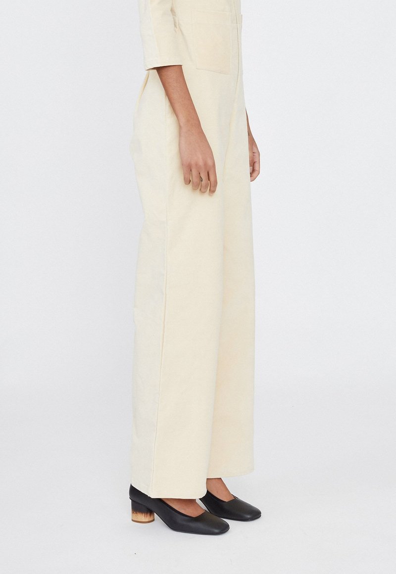 Sydney Brown Lava Low Pump