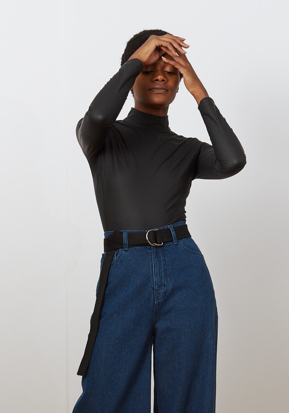 Modal Scuba Piping Mock Neck Top in Smoky Navy Cream